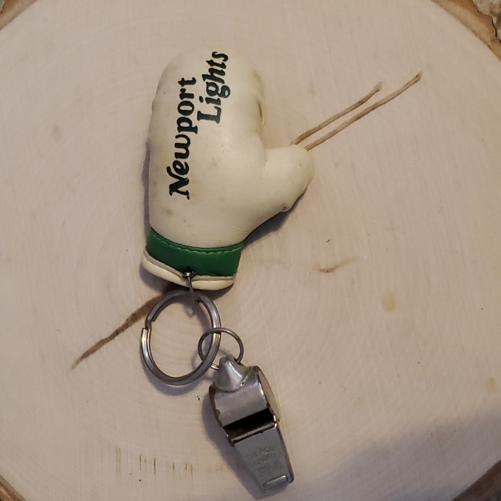 Vintage Newport Lights Boxing Glove Keychain With Acm… - Gem